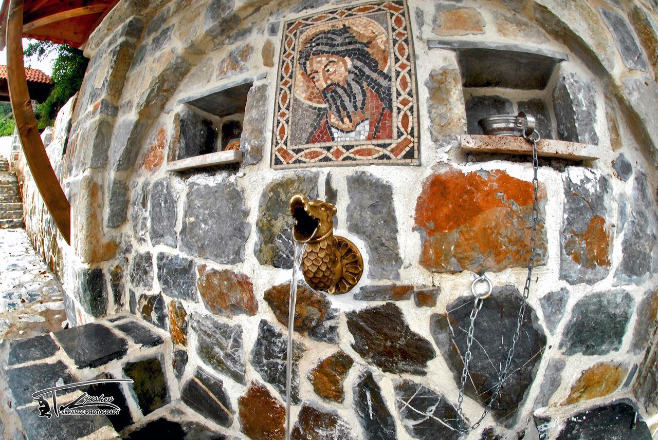 Отель The House Of The Miyaks Rostusa Экстерьер фото